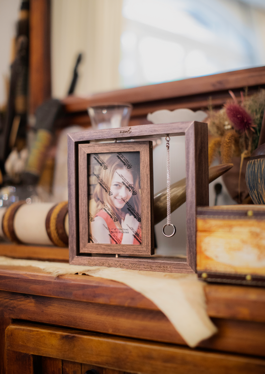 Urn Frame | Keepsake Jewellery | Urn | Home Memorial | Singapore | Apart.sg